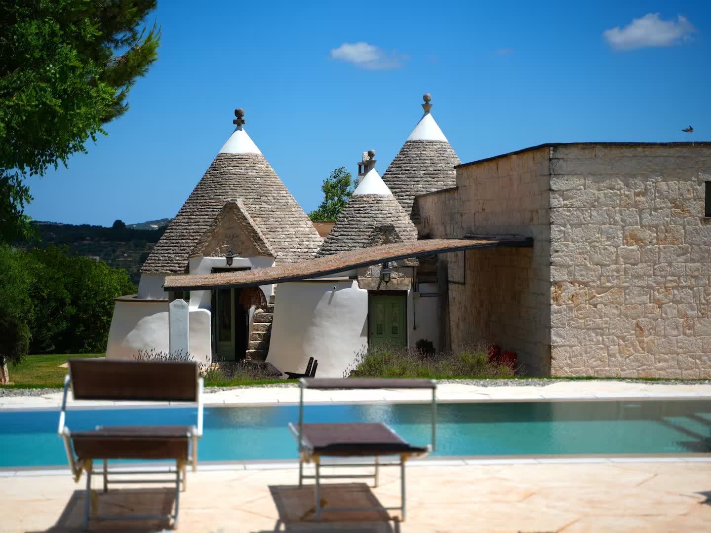 Trulli e piscina
